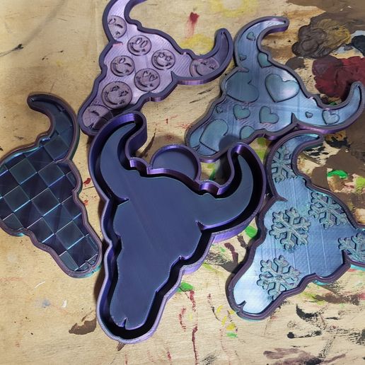 thumbnail_10000160732222.jpg Cabeça de touro com 4 inserções