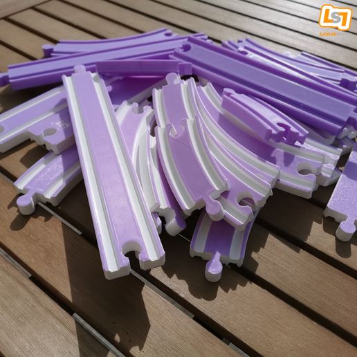 image-5.jpg Ikea / Brio compatible train