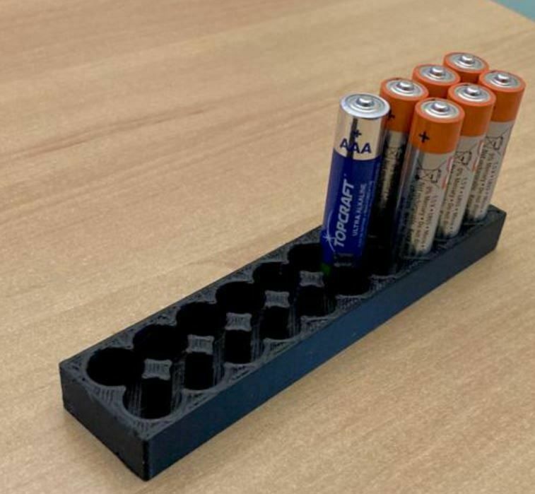 Free STL file AAA Battery Holder・3D print design to download・Cults