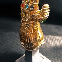Thanos (1).jpg Stand for Thano´s mini gauntlet