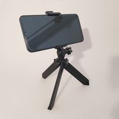 20230531_111326.jpg Fichier STL gratuit Trépied pour smartphone・Modèle à télécharger et à imprimer en 3D
