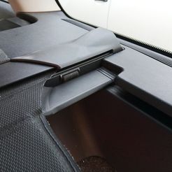 IMG_20201213_123253.JPG Skoda Octavia securing pin luggage cover sheet