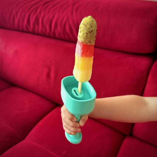 Ice-Handle.jpg Asa de hielo y protección antigoteo para niños
