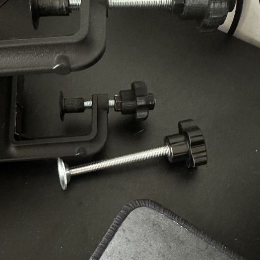 Moza deskclamp mod for shorter screws