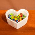 coupleKiss_04.jpg Cute heart gift box for Valentine's Day