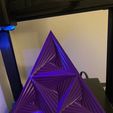 Whirly tetrahedron desk decoration
