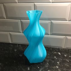 IMG_4991.jpg Free STL file Silho vase・3D printable model to download