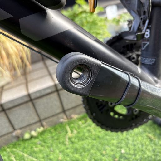 IMG_5791.jpeg AirTag case is a “crank protector” PLA Version