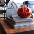 IMG_20171026_090211.jpg Halloween Grave