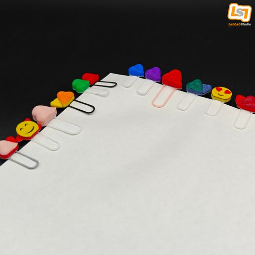 IC08.jpg 5 bookmarks and 5 paper clips - special Valentine’s Day