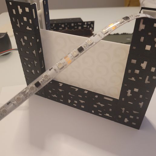 20231205_150013.jpg Minecraft Portal Nachtlampe mit LED-Kette