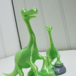IMG_4727.JPG Archivo STL gratis Arlo parado en una roca・Modelo imprimible en 3D para descargar