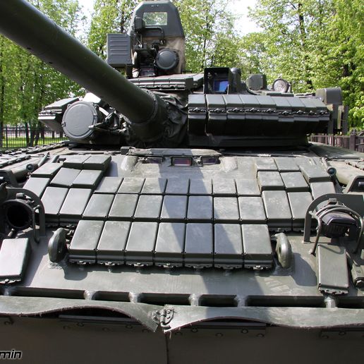 T-80BV_-_military_vehicles_static_displays_in_Luzhniki_2010-04.jpg Kontakt-1 ERA 1/35