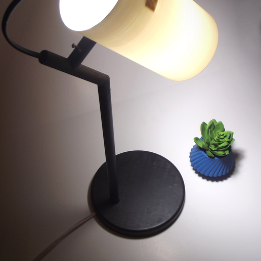 DSCF3368.png Télécharger fichier Lampe de bureau / Lampe de bureau • Plan pour impression 3D, HOD