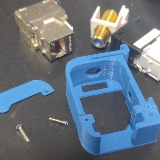 0-02-05-922e5a628b509f9c537c2e6cc346e56c734a63aa0aaaeee566e5b42b9df750bf_5b7b6e8f19724c09.jpg Модульная розетка размера Keystone с креплением на дин-рейку