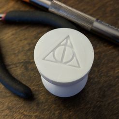 image.png Free STL file Deathly Hallows wax stamp・Template to download and 3D print