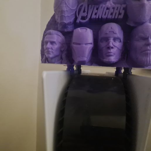 20230325_012236.jpg PS5 Avengers Headset Stand