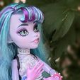 PXL_20230922_091431540.PORTRAIT.jpg Twyla Monster High G3 Wristbands