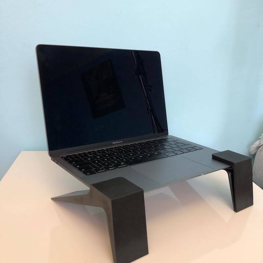 Macbook Air Stand - 3D model önizlemesi