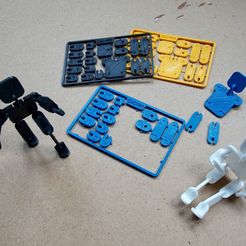 ORG_DSC00575.jpg Free STL file Credit Card Action Figure・3D printing model to download