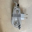 WhatsApp-Image-2024-07-16-at-11.25.27.jpeg Einstellbarer Kabelhalter für alle Kabel