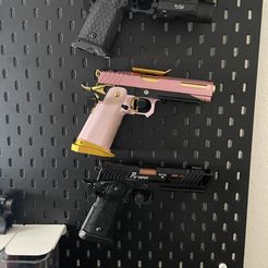 Pistol-wall-mount.jpg Airsoft_Pistol_Mount_For_Ikea_Pegboard