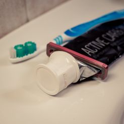 _DSC3597.jpg Toothpaste Squeezer