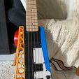 IMG-20240204-WA0012.jpg PLAinberger v1 - A 3D printed headless Bass Guitar
