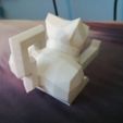 6.jpg Low Poly Cat (Mobile phone holder)