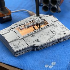 A9D952C9-461A-42FA-A90B-E2BF26387F47_1_201_a.jpeg Fichier STL Star Wars : A New Hope Blockade Runner Star Destroyer light box・Modèle pour imprimante 3D à télécharger