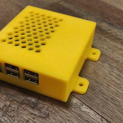 IMG_20190429_201715.jpg Free STL file Raspberry Pi 3 Wall Mount Case・Design to download and 3D print