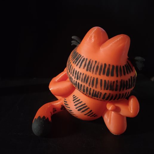 IMG_20251228_163055654.jpg Garfield deitado - modelo 3D para impressão FDM 🐱
