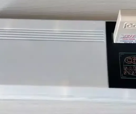 64gs_replica-1024x433.webp Commodore 64GS Replica