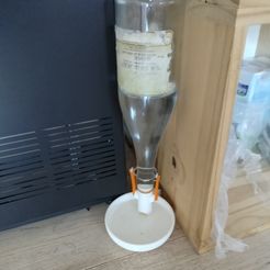 gamelle-eau.jpg Fichier STL gamelle eau pour bouteille avec fermeture mécanique・Design à télécharger et à imprimer en 3D