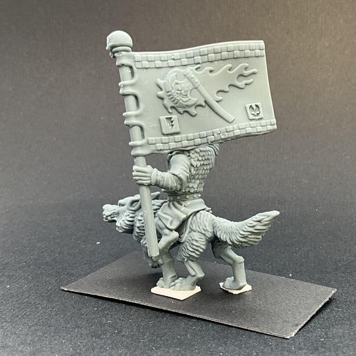 Hobgoblin_Wolf_Raider_Standard_Bearer_rear.jpg HOBGOBLIN WOLF RAIDER STANDARD BEARER - EVIL DWARF ARMY