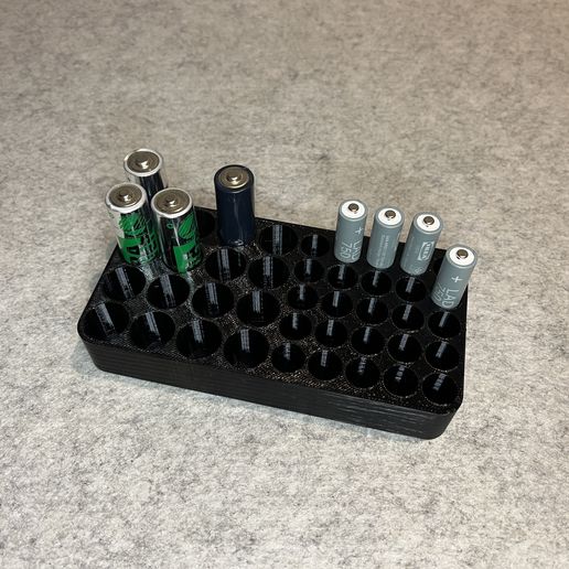 Battery holder for 16x AA and 25x AAA batteries