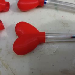 325529641_699472461720977_5352896936165986163_n.jpg Free STL file ballpen heart・3D printing design to download