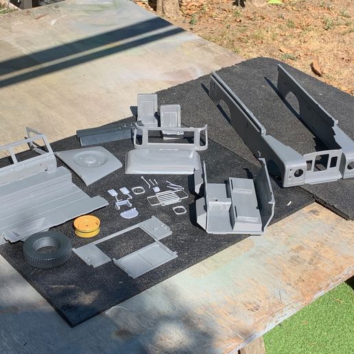 IMG_1434.jpeg PICK-UP LAND ROVER SÉRIE 3 POUR CHÂSSIS RC 1:10