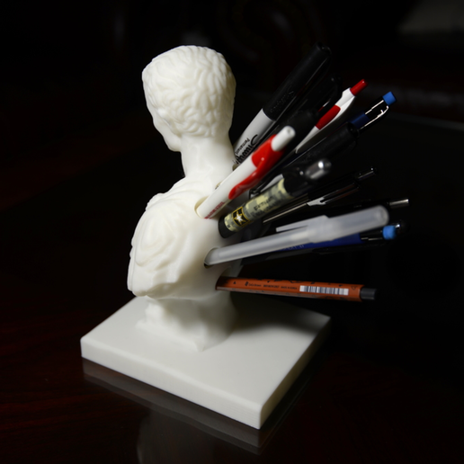 Capture d’écran 2017-09-18 à 11.02.59.png Julio César (mejorado) Portaplumas/lápices