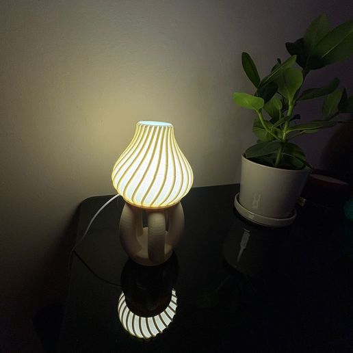 Enchanted forest lamp - 3D model önizlemesi