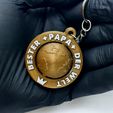 20220601_230629.jpg BEST DAD IN THE WORLD (GERMAN) PENDANT KEYCHAIN KEY CHAIN FATHER'S DAY GIFT