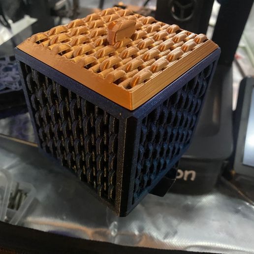 image2-5.jpeg Chain Box