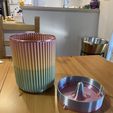 Cubo de basura con tapa abatible