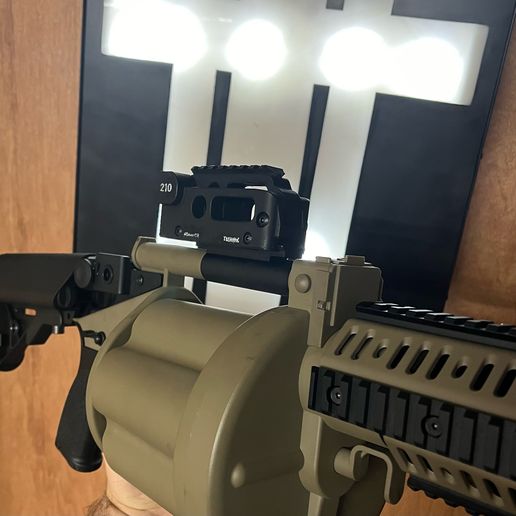 image1.jpeg Base de visée réglable "The Tomahawk" pour lanceurs de grenades