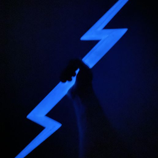 779EFD38-72C6-46E1-B411-EF69E88E2D22.jpeg Éclair creux pour effets de lumière