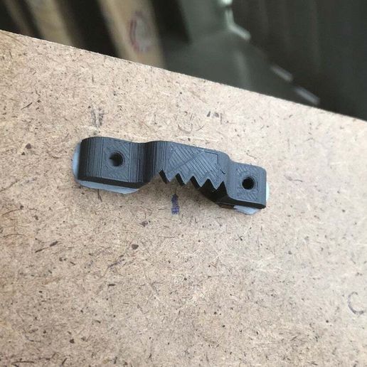 919b892ef9936d56d3290fa5316fc43d_display_large.JPG Picture Frame Hook / Hanger