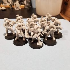 Soldat de l'espace Garçons sournois et incursifs