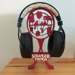 20210123_164302.jpg Free STL file Stranger Things Headphone Stand・3D printing idea to download
