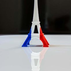 EiffelTower.jpg Tour Eiffel multicolore (drapeau français)