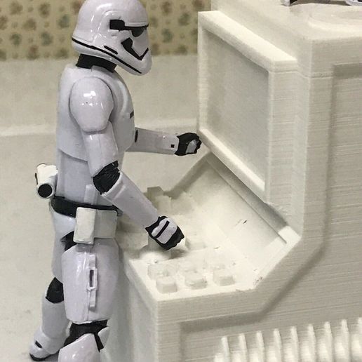 compp2.jpg Star Wars Computer Station (Small)